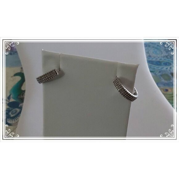 New~Elegant 2/3 Ct. Genuine Diamond Huggie Hoop Earrings - Picture 9 of 11
